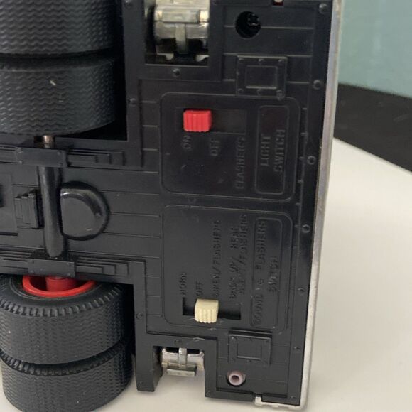 Vintage 1994 Hess Toy Rescue Truck with Sounds and Lights - Picture 10 of 10